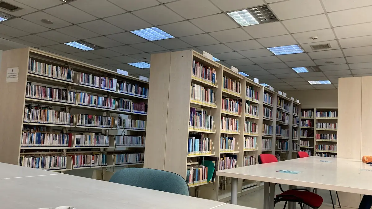 İdris Güllüce Kütüphanesi, Tuzla