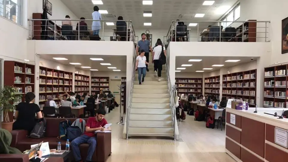 Rasim Özdenören Kütüphanesi, Başakşehir